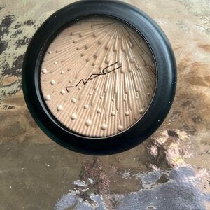 MAC DOUBLE GLAM EXTRA-DIMENSION SKIN FINISH no box brand new